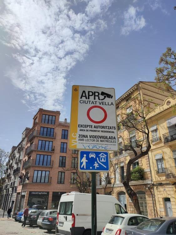 Апартаменты Plaza Del Carmen Валенсия Экстерьер фото